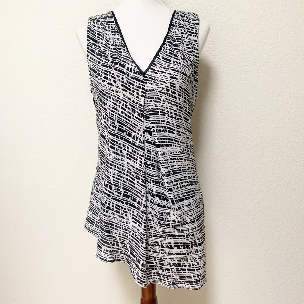 White House Black Market | Womens Black White Top - Picture 2 of 6